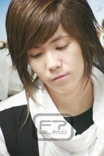 李弘基的资料,音乐才子的人生轨迹与艺术成就