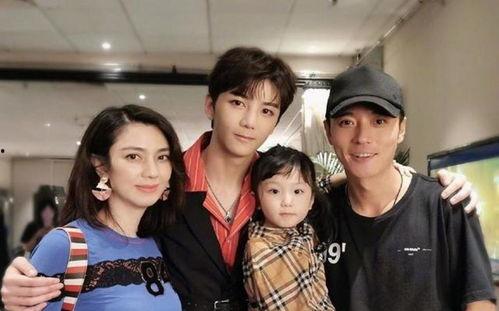 金成玲和儿子照片,母爱满满的家庭瞬间